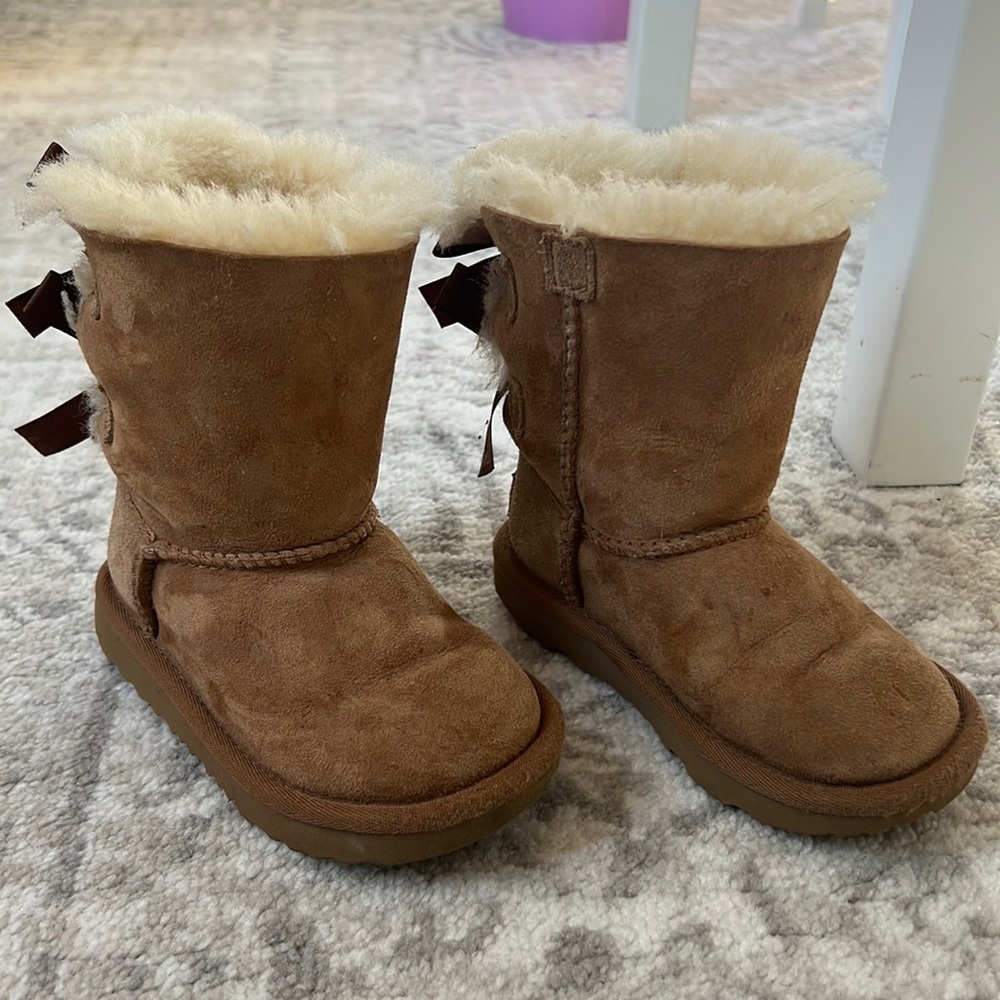 Toddler fur ugg boots with bows
